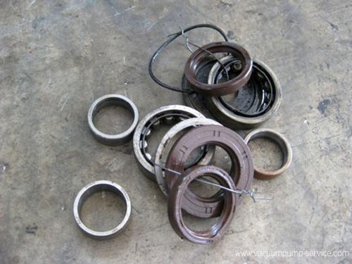 Repairing Two-stage Rotary Vane Vacuum Pumps